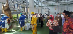 Gus Muhdlor Jamin Tarif Potong Sapi di RPH Krian Lebih Murah, Higienis dan Dijamin Halal