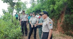 Kapolres Ponorogo Himbau Warga Menjauhi Lokasi Rawan Longsor