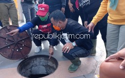 Bupati Ponorogo Bersihkan Selokan Penyebab Langganan Banjir