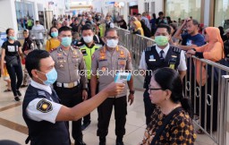 Antisipasi Virus Corona, Kapolresta Cek Pemeriksaan Penumpang di Bandara Juanda