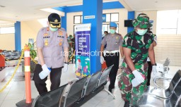 Kapolres Ponorogo Pimpin Penyemprotan Disinfektan di Terminal Seloaji