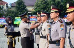 Tiga Kasat dan Kapolsek Porong Jajaran Polresta Sidoarjo Dimutasi