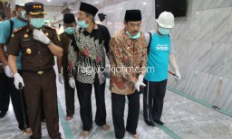 Cegah Virus Covid-19, Wabup Sidoarjo Semprot Fasilitas Publik, Jam Kerja ASN Dikurangi