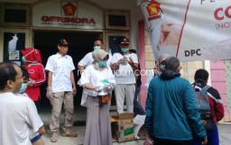 Cegah Corona, Gerindra Sidoarjo Bagikan Ratusan Masker dan Hand Sanitizer