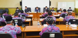 Gaji Dibawah UMK, Perwakilan Perangkat Desa Sidoarjo Wadul Dewan