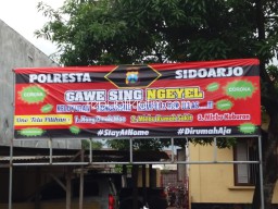 Polresta Sidoarjo Mulai Sebar Sepanduk Himbauan Di Rumah Saja