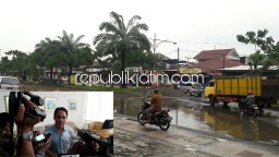 Pengembang Perumahan Delta Sari Menyerahkan Laporan Warga ke Tim Hukum