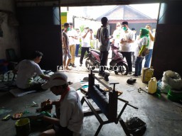 BHS : Fogging di Wedoro Waru Untuk Selamatkan Produktifitas Kampung Industri Sandal