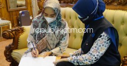 Awali Pendataan, Bupati dan Wabup Sidoarjo Dukung Program Pendataan Keluarga 2021