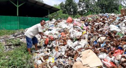 Tumpukan Sampah Seperti Lapangan Futsal Di Pasar Surungan Balongbendo Butuh Sentuhan Pemkab Sidoarjo