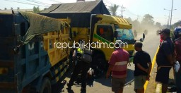 Tabrakan Dua Truk dan Honda Beat di By Pass Krian, Satu Terluka Dilarikan Rumah Sakit