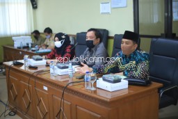 Panja Covid-19 DPRD Sidoarjo Kritisi Bantuan Sembako Bagi 135.572 Warga Pra Sejahtera