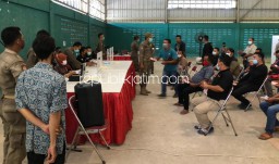 Personel Gabungan Amankan Sidang Tipiring Protokol Kesehatan di Sidoarjo