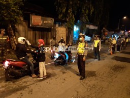 Lawan Covid-19, Delapan Pos Pintu Masuk Ponorogo Diperketat Kendaraan Luar Kota Diminta Balik Kanan
