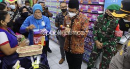 Jelang Idul Fitri 2021, Gus Muhdlor Ajak Forkopimda dan Dinkes Sidak Mamin di Tiga Supermarket di Sidoarjo