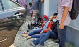 Dua Karyawati BRI Ponorogo Tabrak Truk Putar Balik Dilarikan Rumah Sakit