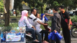 Kanwil DJP Jatim II Bagikan 1.000 Takjil, Sambil Kampanyekan Sadar Pajak