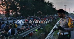 Razia Balap Liar di Exit Tol Porong, Polisi Amankan Ratusan Motor Beserta Pemiliknya