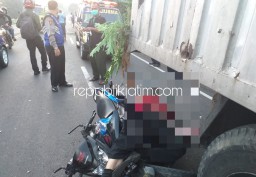 Motor Tabrak Truk Boks Parkir di Jalur Surabaya - Mojokerto, Warga Jombang Tewas