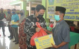 Cairkan Bantuan 99 Warga Ketimang, Cak Nur Pastikan 30 Persen Dana Desa untuk BLT