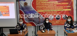Agar Efisien dan Tepat Sasaran, Tim Penmas UWKS Dampingi Perencanaan dan Pertanggungjawaban Anggaran SMA