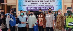 Ratusan Warga Miskin Kraton Krian Terima BLT DD Tahap Dua Rp 600.000