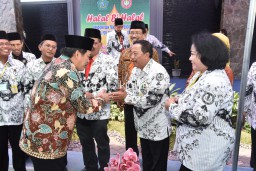 Wabup Sidoarjo Minta Guru Cetak Kader Bangsa Tangguh, Berilmu dan Berakhlak