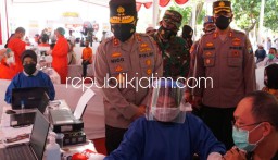 Ribuan Warga Sidoarjo Antusias Ikuti Program Serbuan Vaksinasi Nasional TNI-Polri