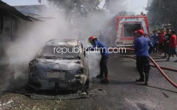Diduga Korsleting, Mobil Sedan Vios Ludes Terbakar Pemilik Merugi Rp 60 Juta