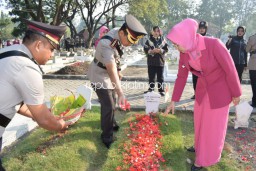 Hormati Jasa Para Pahlawan, Polresta Sidoarjo Ziarah TMP