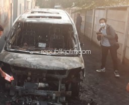 Pembakar Mobil Alphard Via Vallen Adalah Vianisty Yang Diduga Alami Gangguan Jiwa