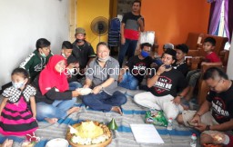 Admin dan Followers IMK Syukuran Usia 2 Tahun dengan Potong Tumpeng di Bascamp Kraton