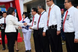 Menkeu Beri Penghargaan Kanwil Terbaik se Indonesia untuk DJP Jatim II