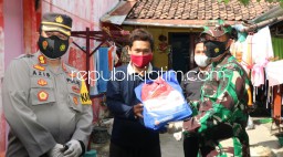Kapolres dan Dandim Ponorogo Distribusikan Bantuan 5 Ton Beras untuk Warga Terdampak Covid-19