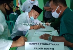 Diantar Warga NU dan Relawan, Sugiri Daftar Bacabup Lewat PKB Ponorogo