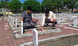 Tabur Bunga Jelang HUT RI, BHS Hargai Para Pejuang Siapkan Lahan Tambahan TMP Sidoarjo