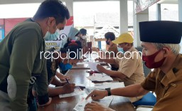 Kades Wonokarang Minta Penerima BLT DD Belanjakan Uang Bantuan Sesuai Kebutuhan