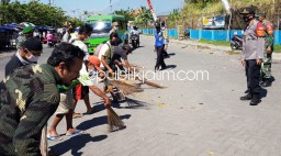 Kesadaran Masih Minim, Tak Pakai Masker Puluhan Warga Sidoarjo Dihukum Menyapu Pasar