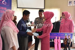 Bhayangkari Sidoarjo Bagikan 100 Akta Kelahiran Gratis