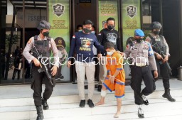 Pembunuh 2 Putri Juragan Warkop di Wedoro Waru Diringkus Polisi Sebelum 24 Jam, Ditembak Kaki Kanannya
