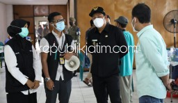 Wabup Sidoarjo Tinjau Vaksinasi Massal 3.000 Orang yang Digelar DPC PKB Sidoarjo di GOR