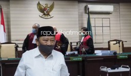 Bupati Sidoarjo Nonaktif Dituntut 4 Tahun, Sangaji 3 Tahun, Judi 3 Tahun dan Naning 2 Tahun Penjara