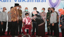 Gus Muhdlor Apresiasi Vaksinasi Seribu Pelajar SMP - SMA Sederajat Sekitar Perusahaan di Balongbendo Sidoarjo
