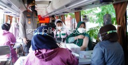 Antusiasme Pedagang Tinggi, Polresta Sidoarjo Kembali Gelar Vaksinasi Covid-19 di Tiga Pasar Tradisional