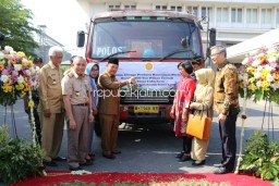 Bupati Berangkatkan Ekspor 200 Ton Pakan Ternak, Sidoarjo Jadi Kota Ekspor
