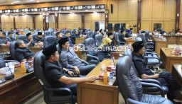 Paripurna Pansus KPBU Diselingi Rapat Banmus Dadakan