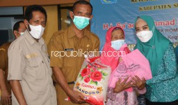 Ning Sasha Salurkan 3.000 Paket Sembako, Para Kades Diajak Aktifkan BUMDes Untuk Penguatan Ekonomi