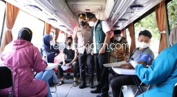 Forkopimda Tinjau Vaksin di Balai Wartawan, Vaksinasi Lansia Tinggal 24.000 Status Sidoarjo Turun Level 1