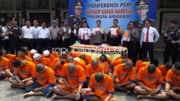 Puluhan Pengedar Diringkus Bersama Bukti 28.215 Butir Pil Koplo Dikemas Berlabel Vitamin