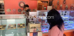 Piawai Bikin Donat, Anggota Polresta Sidoarjo Geluti Wirausaha Kuliner di Sela Tidak Bertugas